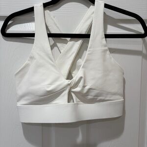 Fabletics Oasis Twist Sports Bra